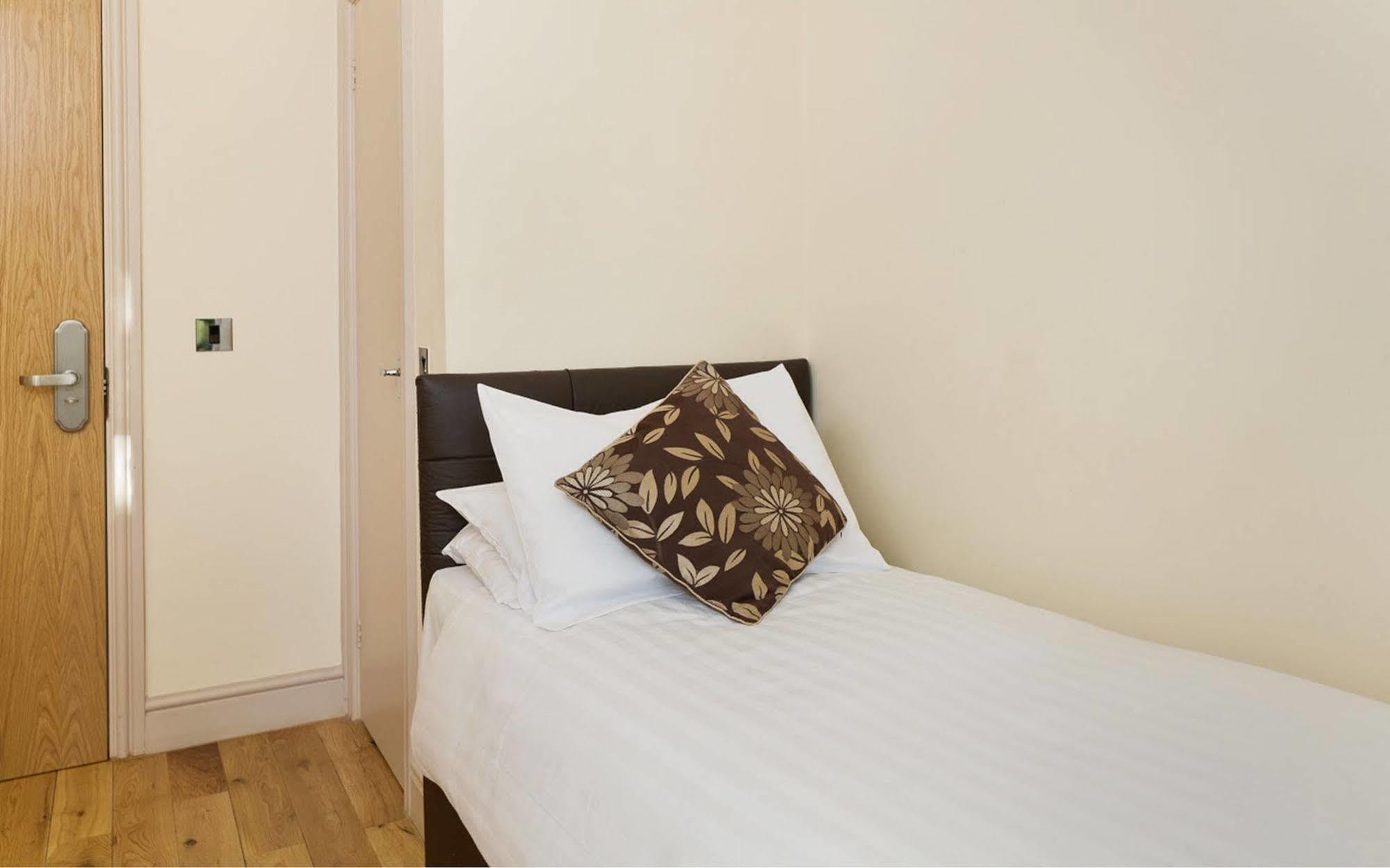 Sonder The Voyage Hotel London Exterior photo